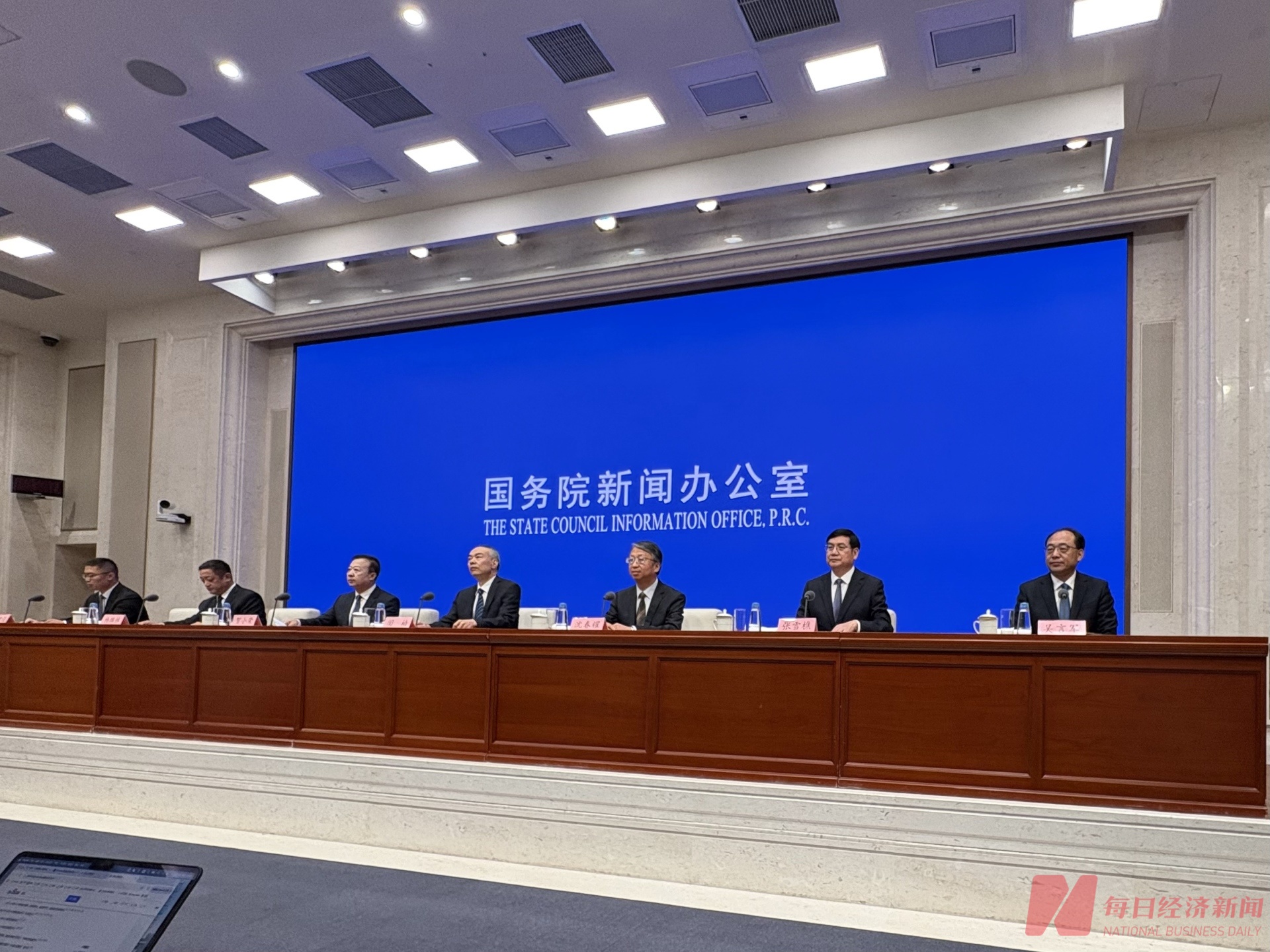 “十四五”期间法治中国建设有何成就？中央政法委：去年刑事案件立案数同比下降25.7%，我国是世界上公认的最安全的国家之一