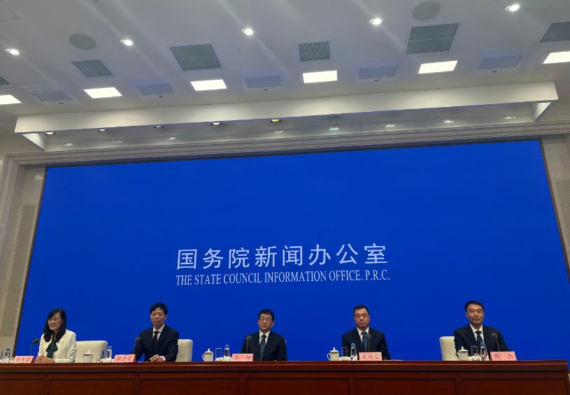 中国民航局答每经问：预计今年“双节”民航市场旅客运输量将达1920万人次，创历史同期最高水平