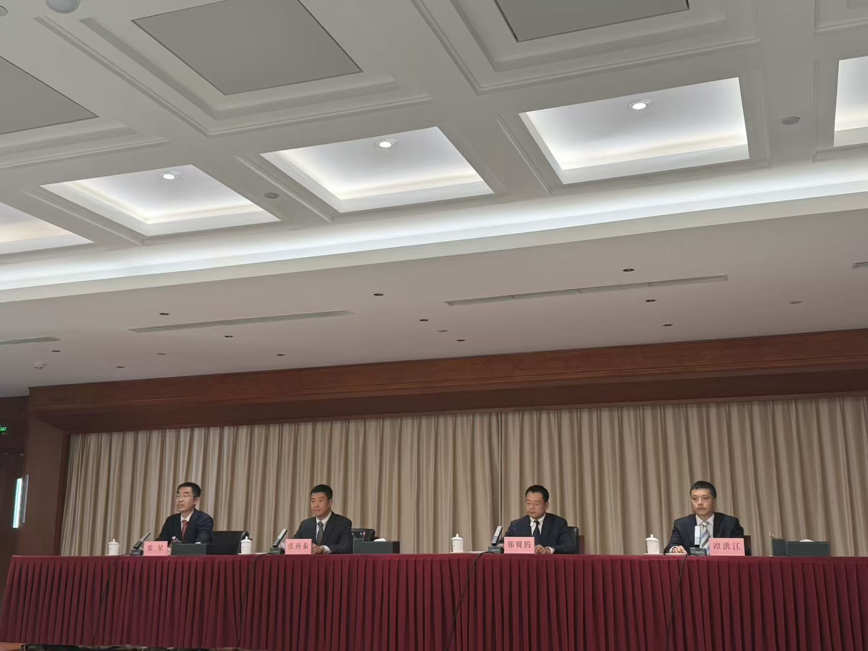 短时“负电价”可看作电力市场“信号灯” 国家能源局答每经问：“负电价”不等于电厂要向用电企业倒贴钱