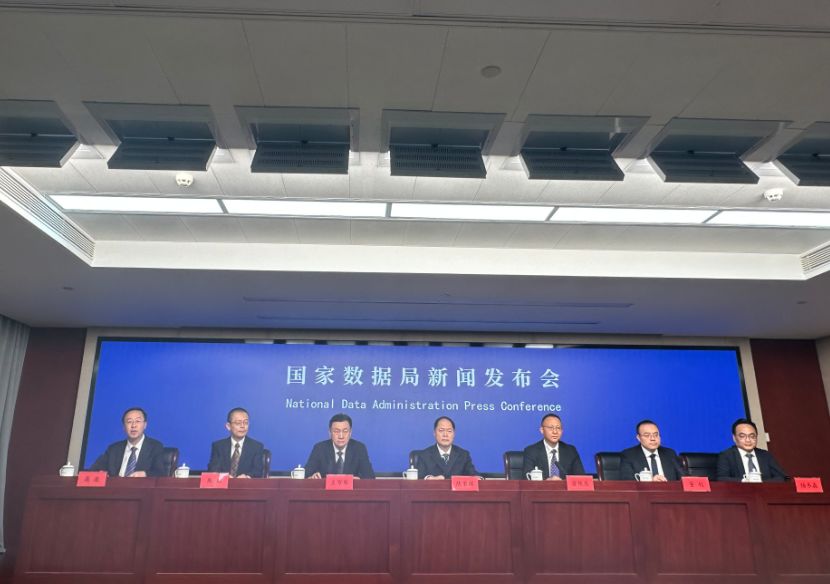 浙江经济和信息化厅答每经问：数据要素为燃料、人工智能为引擎、产业场景为落点，构建“数据—技术—应用”全链条闭环